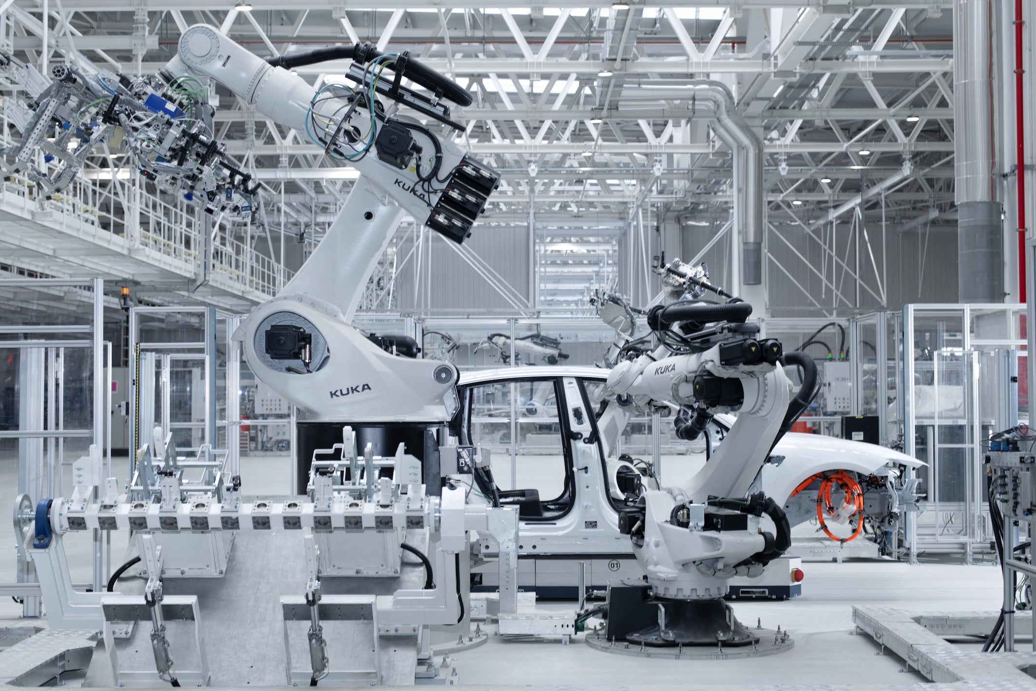 First NIO ET5 Tooling Trial Builds Roll Off Line at NeoPark